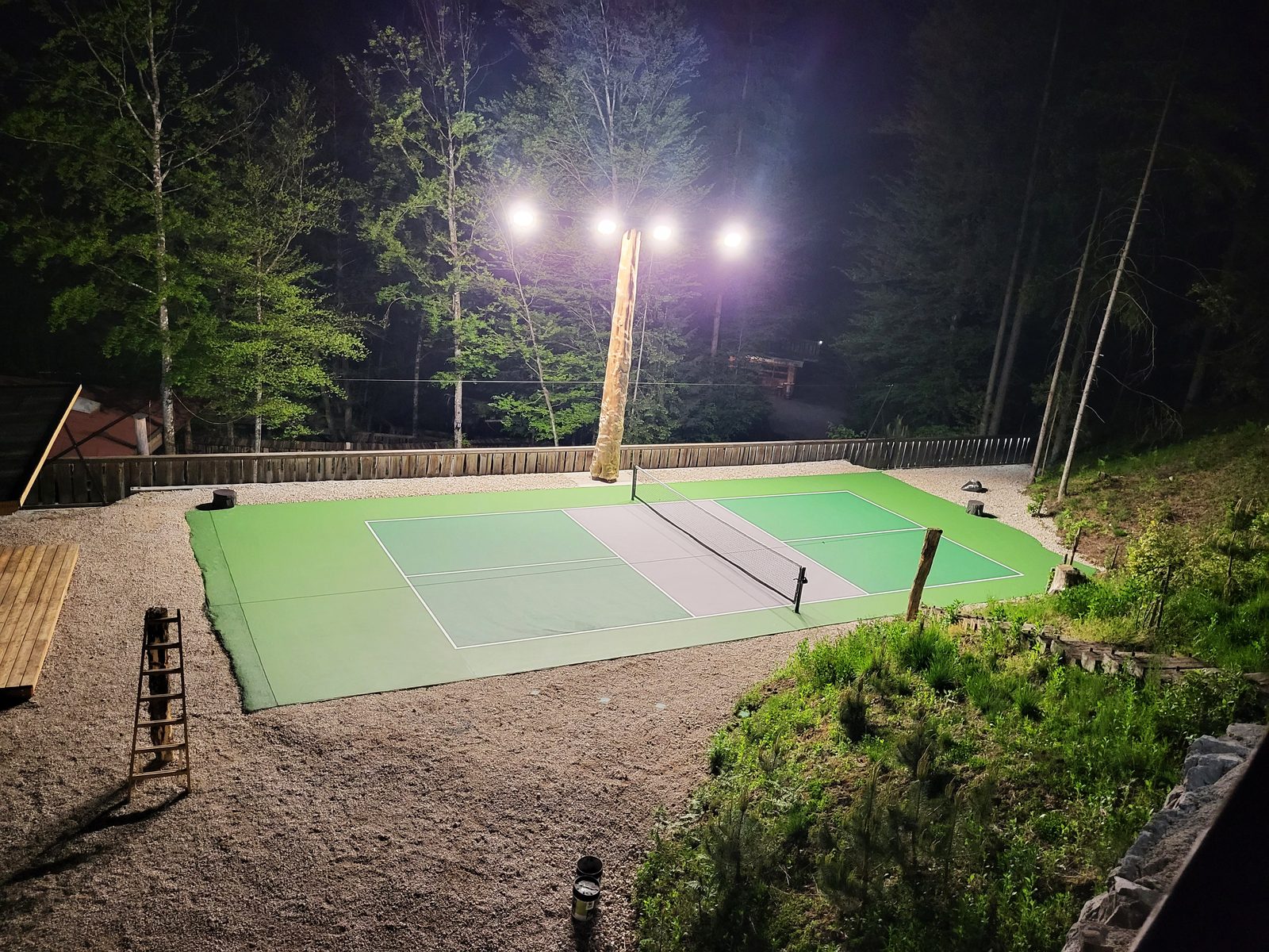 Zunanje pickleball igrišče v Resortu Knez.